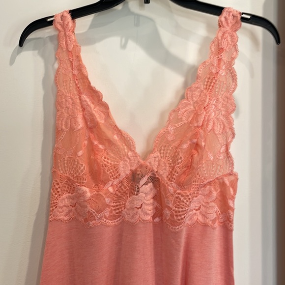 SOLD -3 Natori nightgowns - NWOT - Picture 2 of 13
